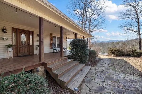 209 Chrysalis LN, Lake Lure, NC 28746