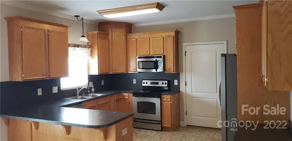 1854 New Star DR, Newton, NC 28658