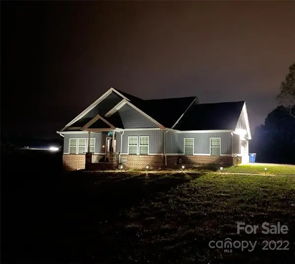111 Pinewood RD, Granite Falls, NC 28630