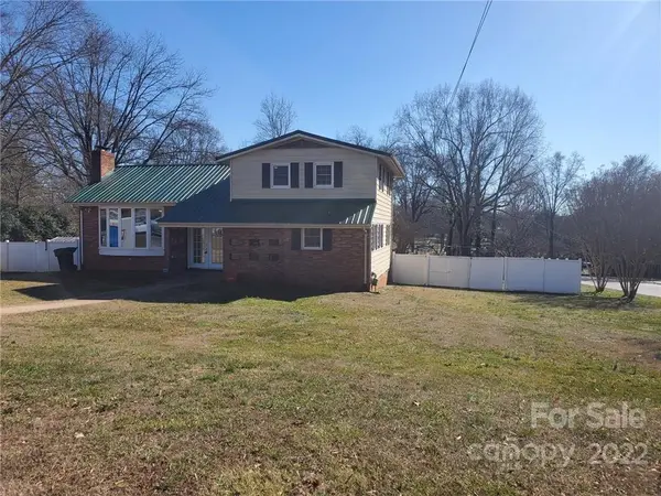 107 E K ST, Newton, NC 28658
