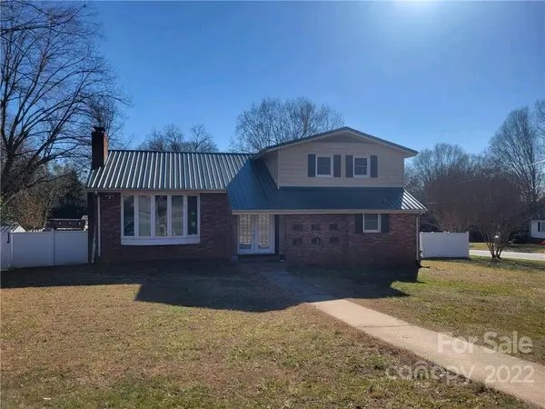 107 E K ST, Newton, NC 28658