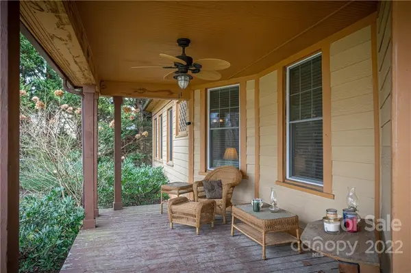 826 Dale ST, Hendersonville, NC 28739