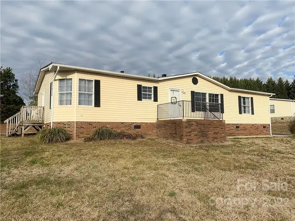 5137 Goldfinch CT, Granite Falls, NC 28630