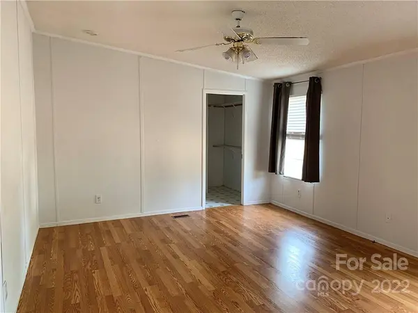 5137 Goldfinch CT, Granite Falls, NC 28630