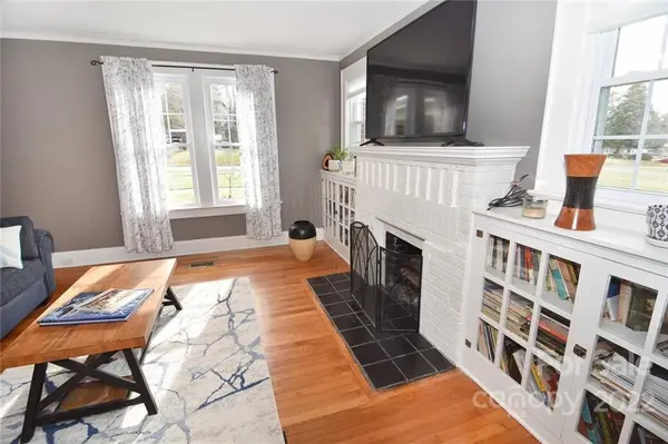 50 22nd AVE NW, Hickory, NC 28601
