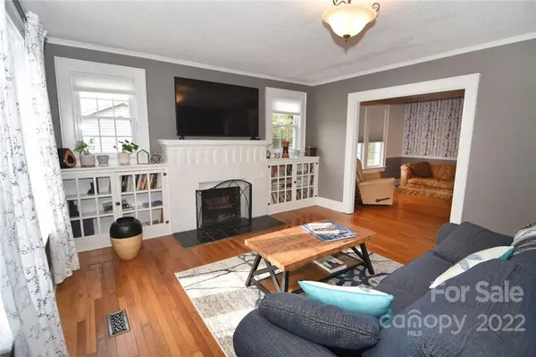 50 22nd AVE NW, Hickory, NC 28601