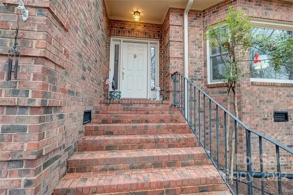 47 Honeysuckle Woods, Lake Wylie, SC 29710