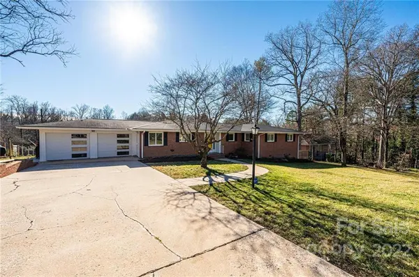 131 36th AVE NW, Hickory, NC 28601
