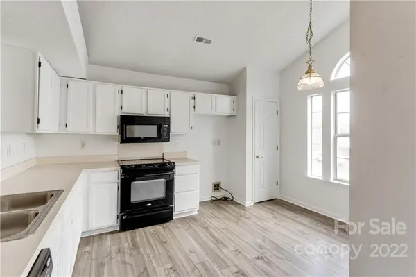 3203 Bracey CT, Matthews, NC 28105