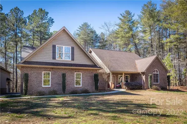 104 Rivercliff DR E, Connelly Springs, NC 28612
