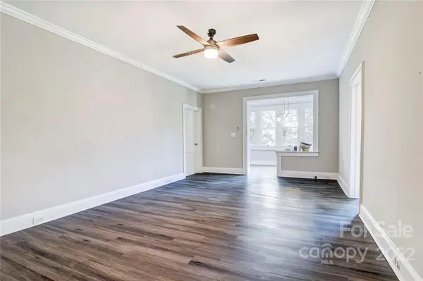 811 Morehead ST, Charlotte, NC 28202