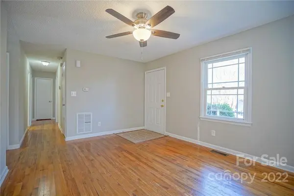 105 Whispering Pines LN, Huntersville, NC 28078