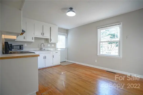105 Whispering Pines LN, Huntersville, NC 28078