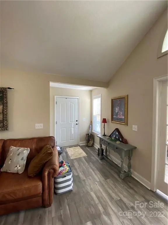 817 Wynnshire DR #B, Hickory, NC 28601