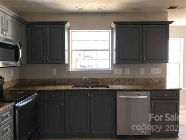 3012 Firewood DR, Matthews, NC 28105