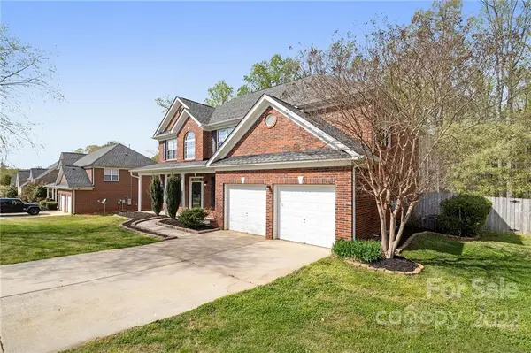 158 Winter Flake DR, Statesville, NC 28677