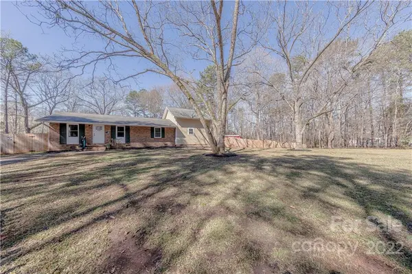 818 Snowy Pines LN, Fort Mill, SC 29707