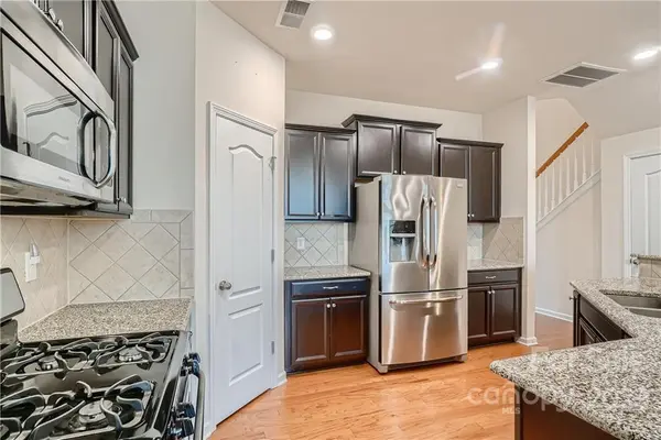 2721 Sawbridge LN, Gastonia, NC 28056
