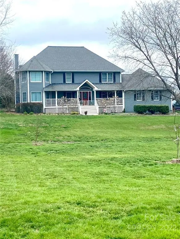 159 Benton Farms LN,  Horse Shoe,  NC 28742