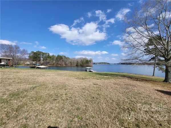 1036 Lake Vista LN, Taylorsville, NC 28681