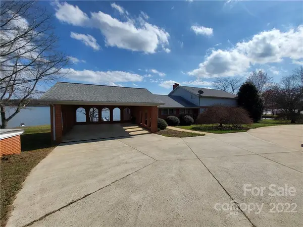 1036 Lake Vista LN, Taylorsville, NC 28681