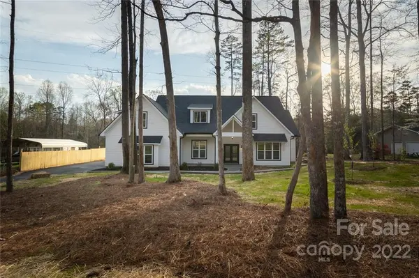 1409 Breezewood DR, Charlotte, NC 28262