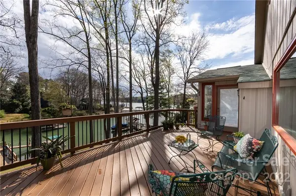 8016 Lakeview DR, Denver, NC 28037