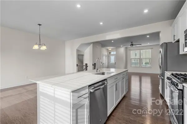 2127 Birchside DR, Charlotte, NC 28205