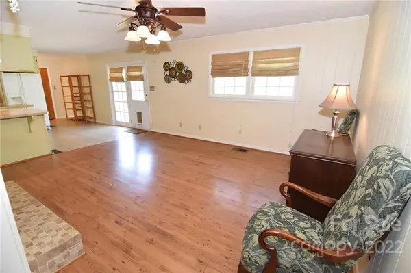 110 Wildlife Access RD, Hickory, NC 28601