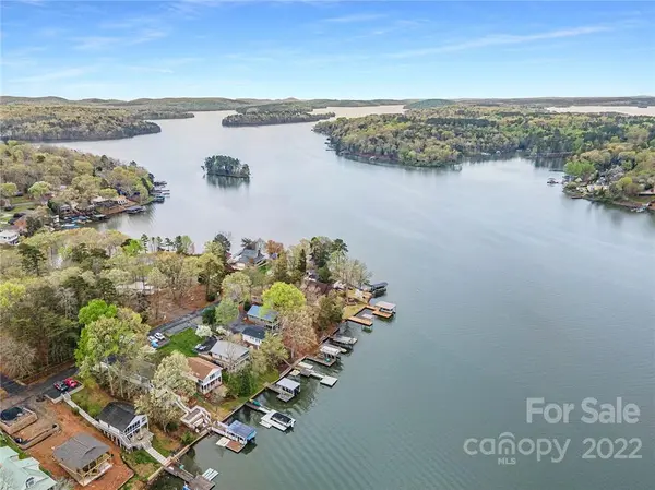 224 N Shoreline DR, New London, NC 28127