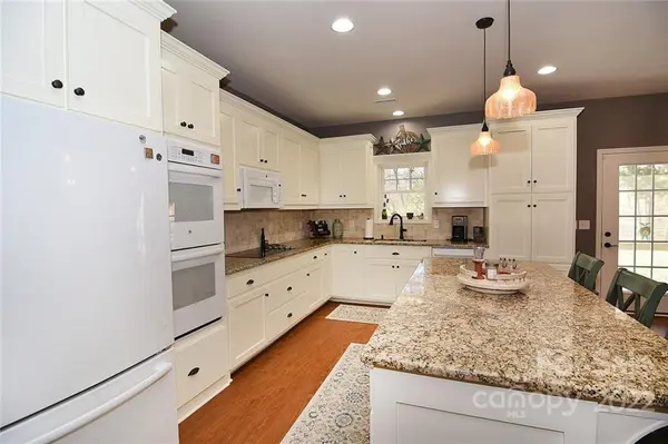 332 Springwood DR, Valdese, NC 28690