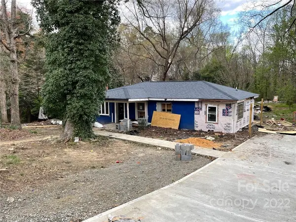 1525 Summerville RD, Charlotte, NC 28214
