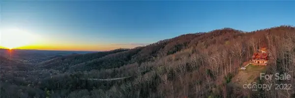 1013 Hickory Nut LN, Lake Lure, NC 28746