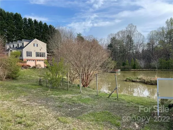 1567 Dakota DR, Hudson, NC 28638