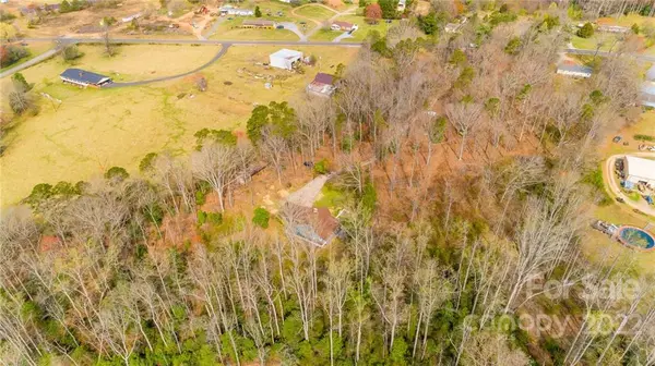 281 Bethlehem School RD, Hickory, NC 28601