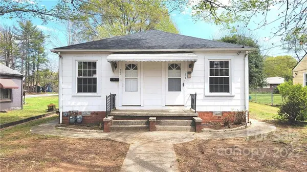 704 3rd ST, Spencer, NC 28159