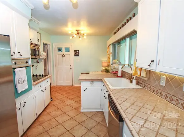 1626 Woodberry RD, Charlotte, NC 28212