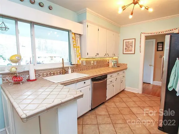 1626 Woodberry RD, Charlotte, NC 28212