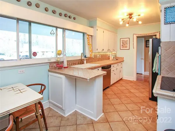 1626 Woodberry RD, Charlotte, NC 28212