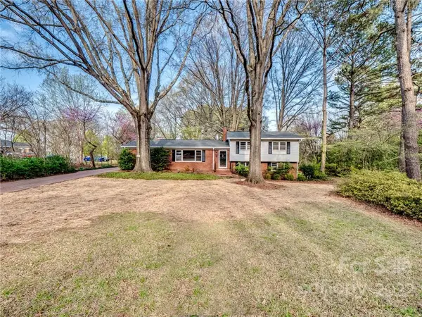6711 Martha Melvin RD, Harrisburg, NC 28075
