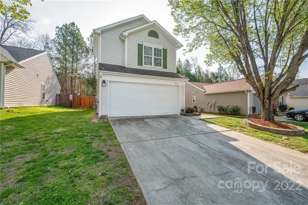 6716 Commack DR, Charlotte, NC 28216