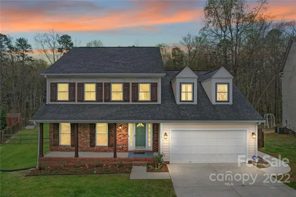 1328 Forest Wood DR, Matthews, NC 28105