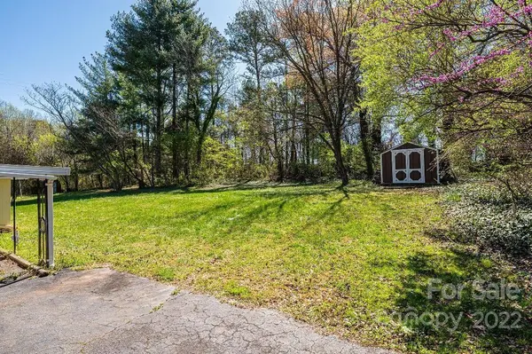 2420 22nd AVE NE, Hickory, NC 28601