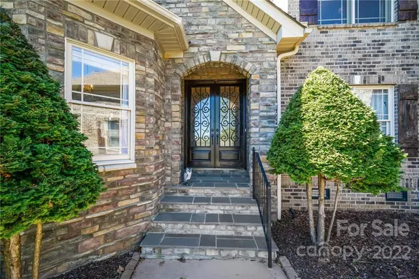 160 Riverchase LN, Mooresville, NC 28115