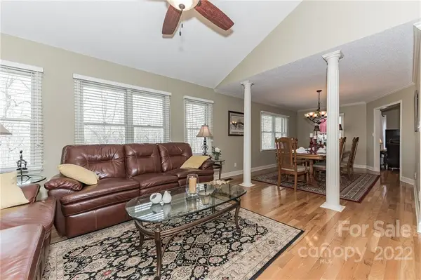 1470 Billings DR, Hickory, NC 28602