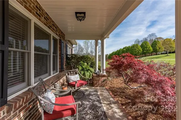 1470 Billings DR, Hickory, NC 28602