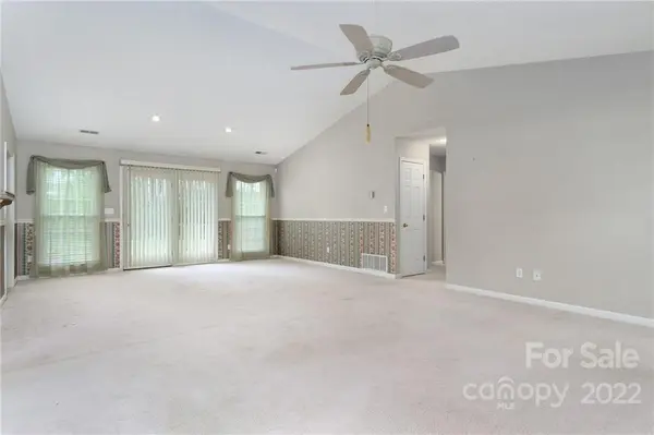 805 Woodlark CT, Fletcher, NC 28732