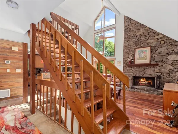 44 Emmett Hollar RD, Fairview, NC 28730