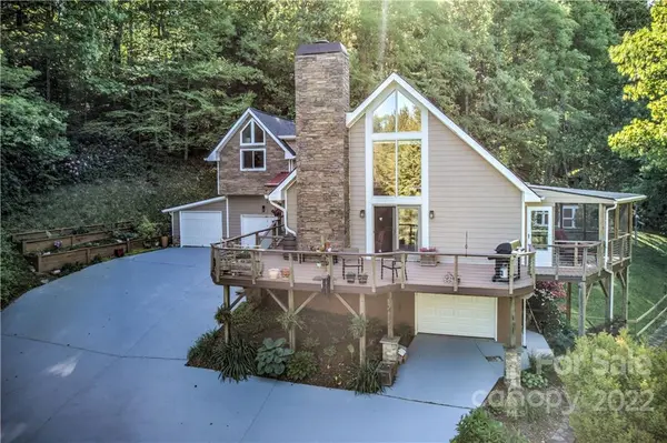 44 Emmett Hollar RD, Fairview, NC 28730