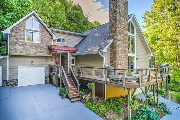 44 Emmett Hollar RD, Fairview, NC 28730